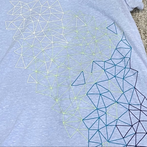 Tek Gear Essential Medium Geometric Short-sleeved v-neck tee - Picture 2 of 4